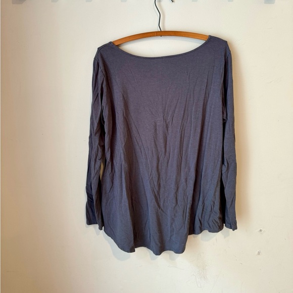 Encircled Grey Long Sleeve Scoop Neck Shirt - Picture 3 of 3